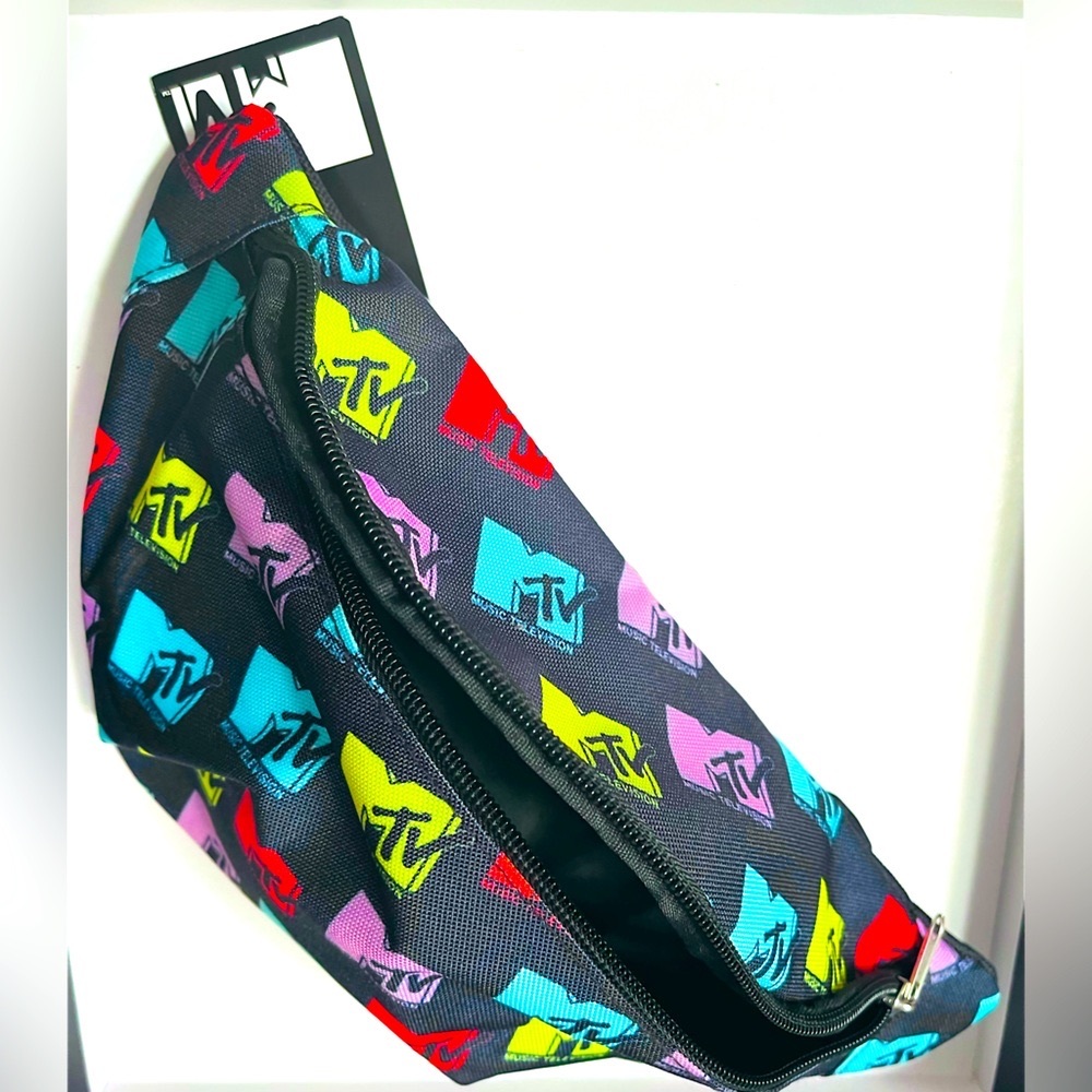 Fannypack MTV Logo All Over 90s Style Pattern
